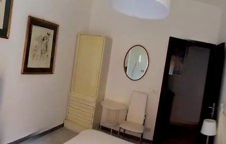 Flaneur Bed & Book * Rom