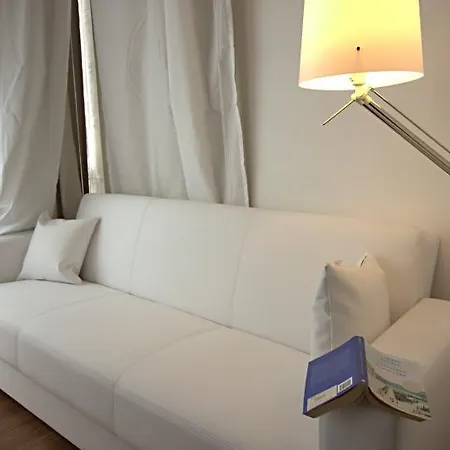 Flaneur Bed & Book Guest house